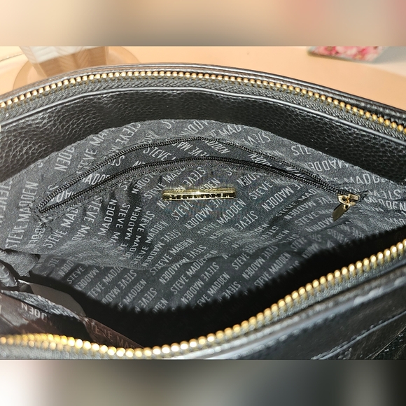 Steve Madden-Crossbody Black Bag - Picture 4 of 4